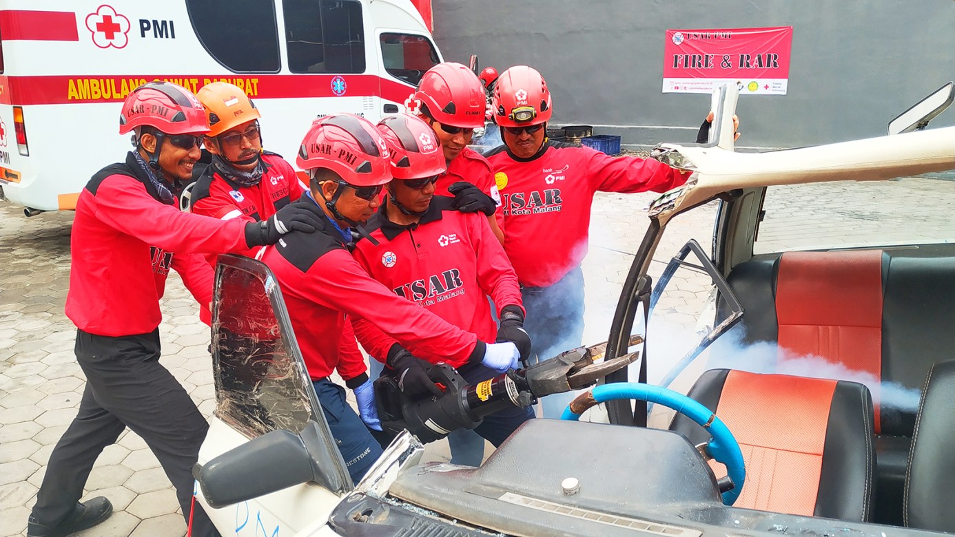 first aid accident kecelakaan diklat PMI PMR KSR relawan bantul korps Red Cross Indonesia website