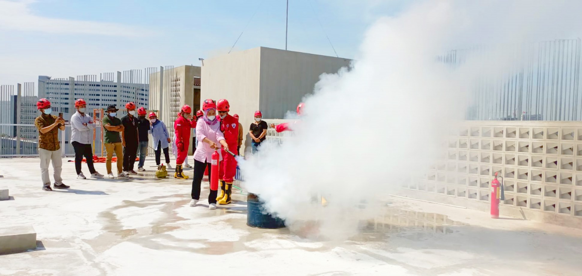 first aid fire training pelatihan kebakaran diklat PMI PMR KSR relawan bantul korps Red Cross Indonesia website